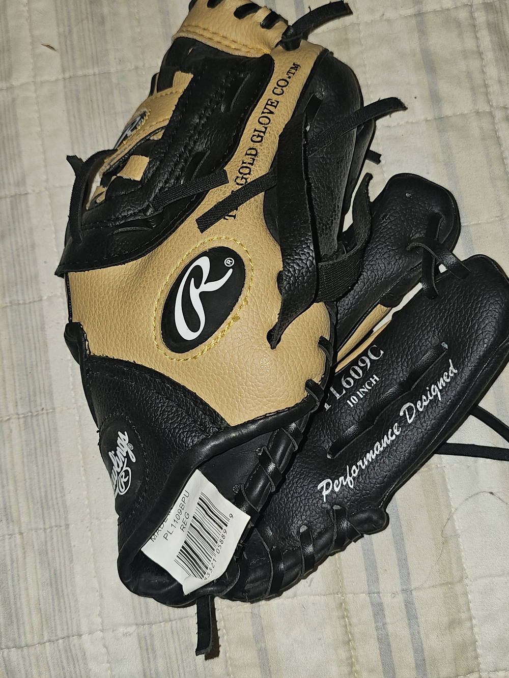 Rawlings Mens Two-Tone Black & Tan Baseball Glove - 10"